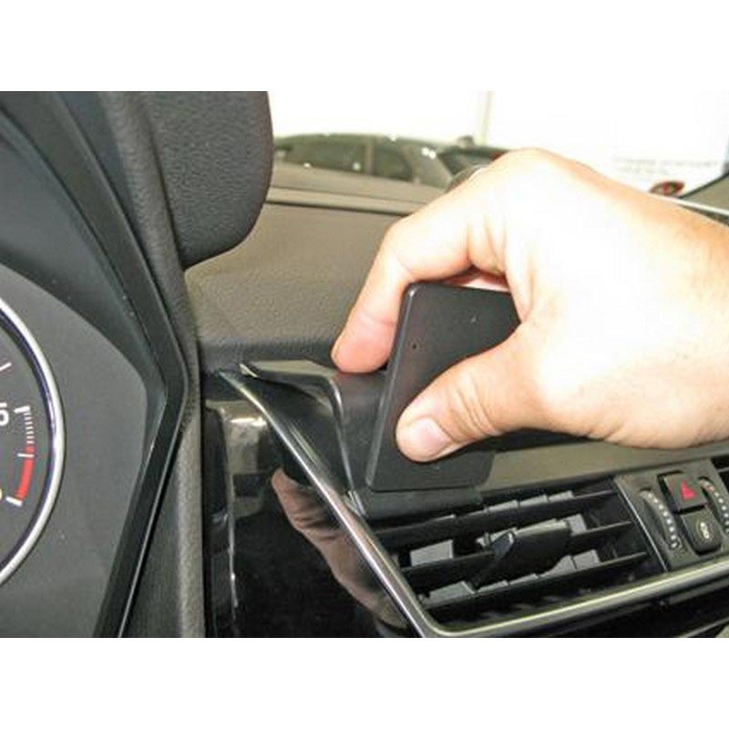 15 Brodit ProClip Mounting Platform for series Active Tourer 2 F45 14